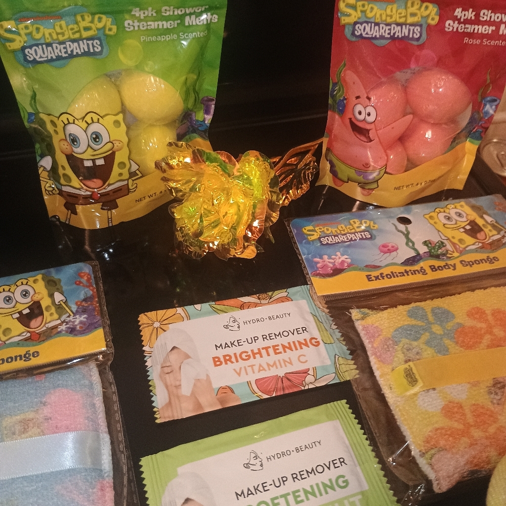 SpongeBob SquarePants Bath & Body Set - Blue, Yellow, Pink - Picture 2 of 7
